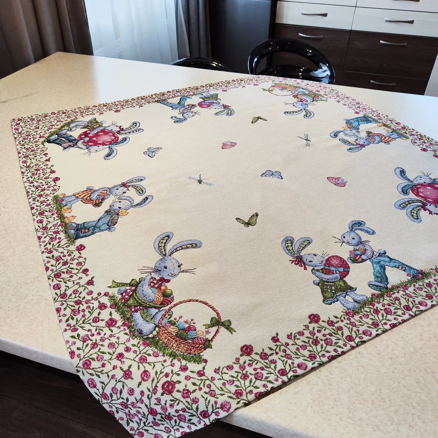 Table Topper Easter Cloth Napkins, Small Decorative Tapestry Tablecloth Toppers Napkins with Easter Bunny