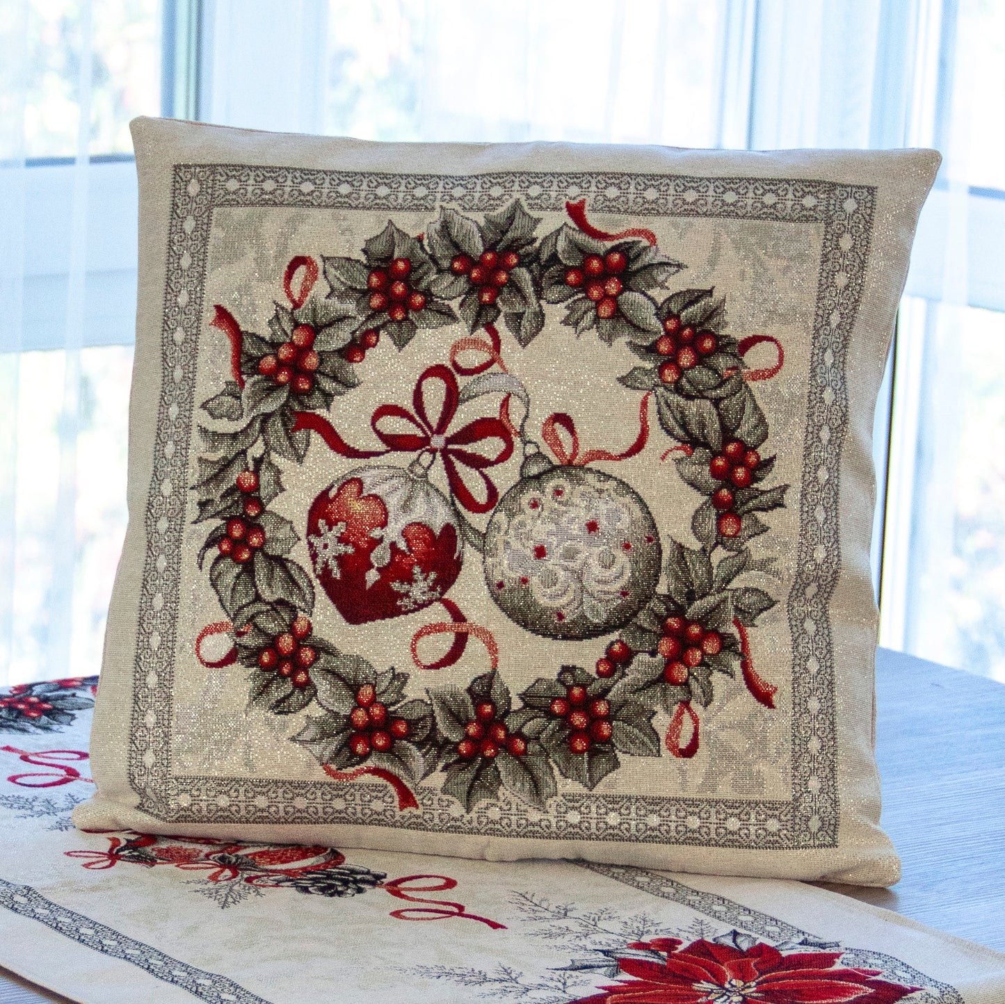 Cushion Cover White Red 18in Silver Christmas Wreath Silver Threads Decorative Pillowcase