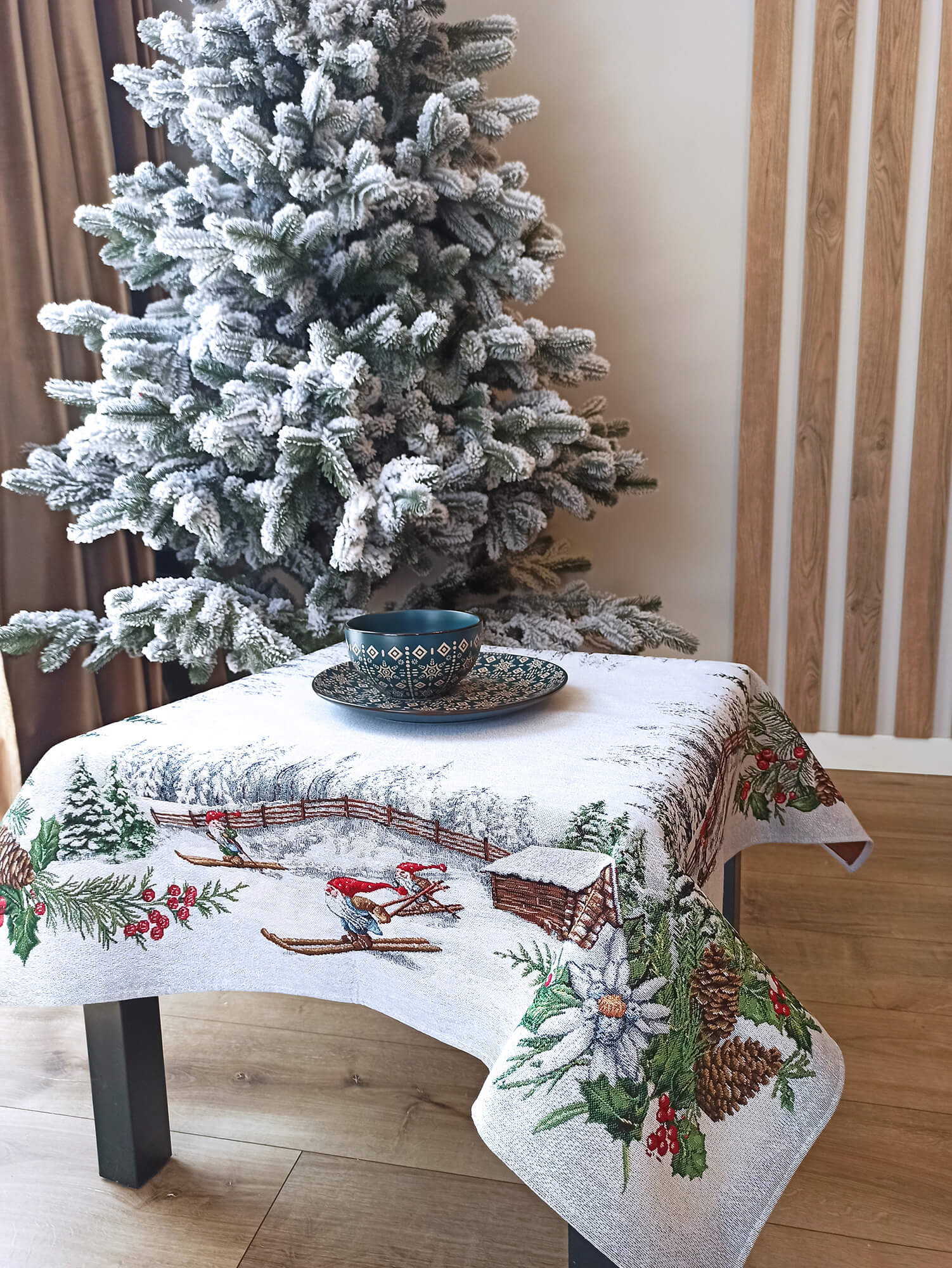 Square christmas deals tablecloth