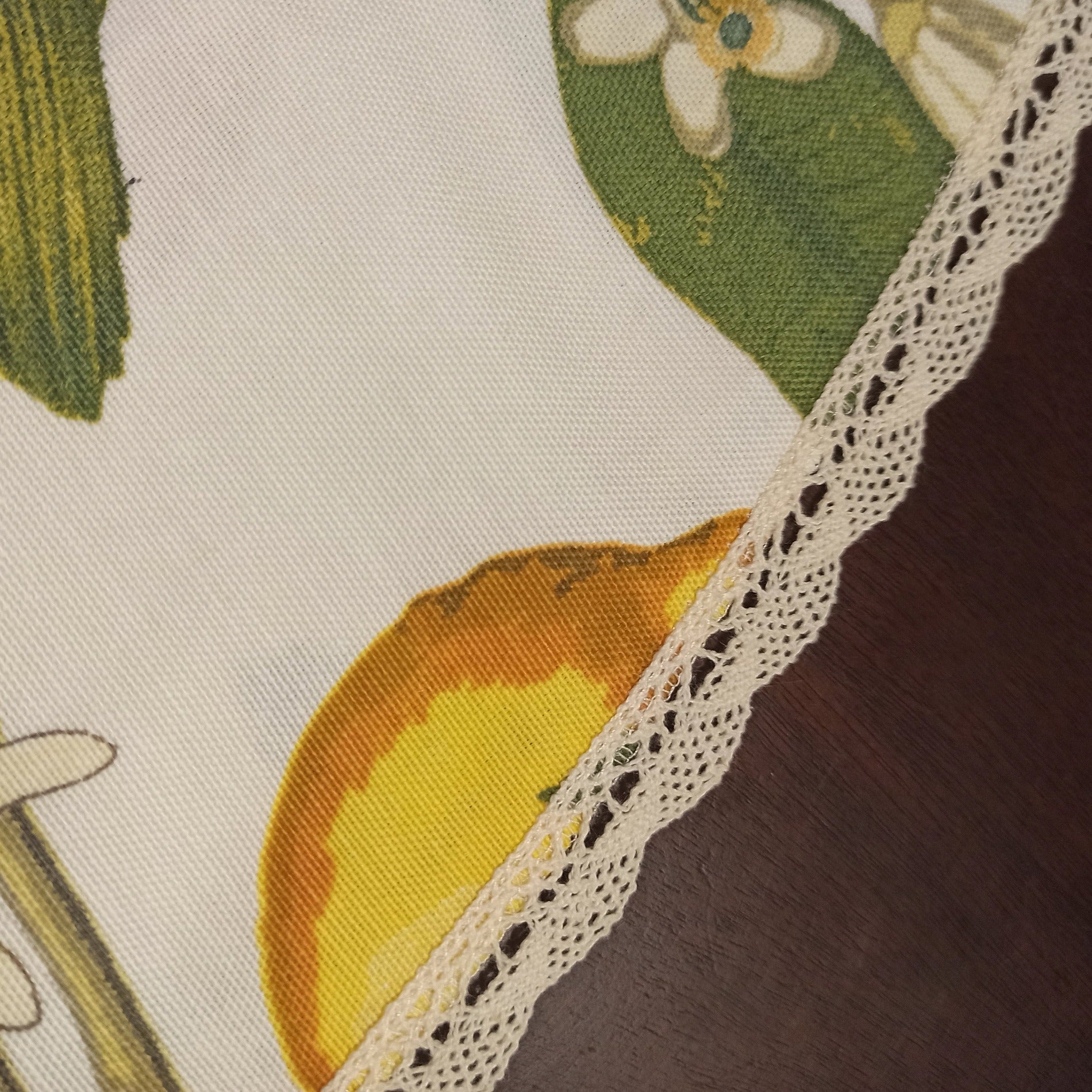 Round Tablecloth Fabric Summer Waterproof Cotton with Teflon coated Yellow Lemon Birds and Butterflies