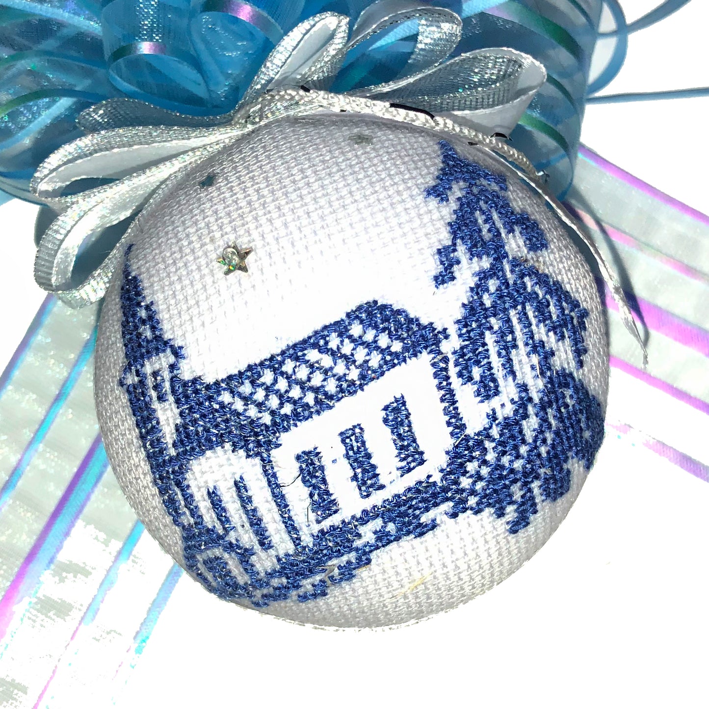 Holiday Christmas ornaments Set of 4 handmade White - Embroidered Christmas balls - Christmas village