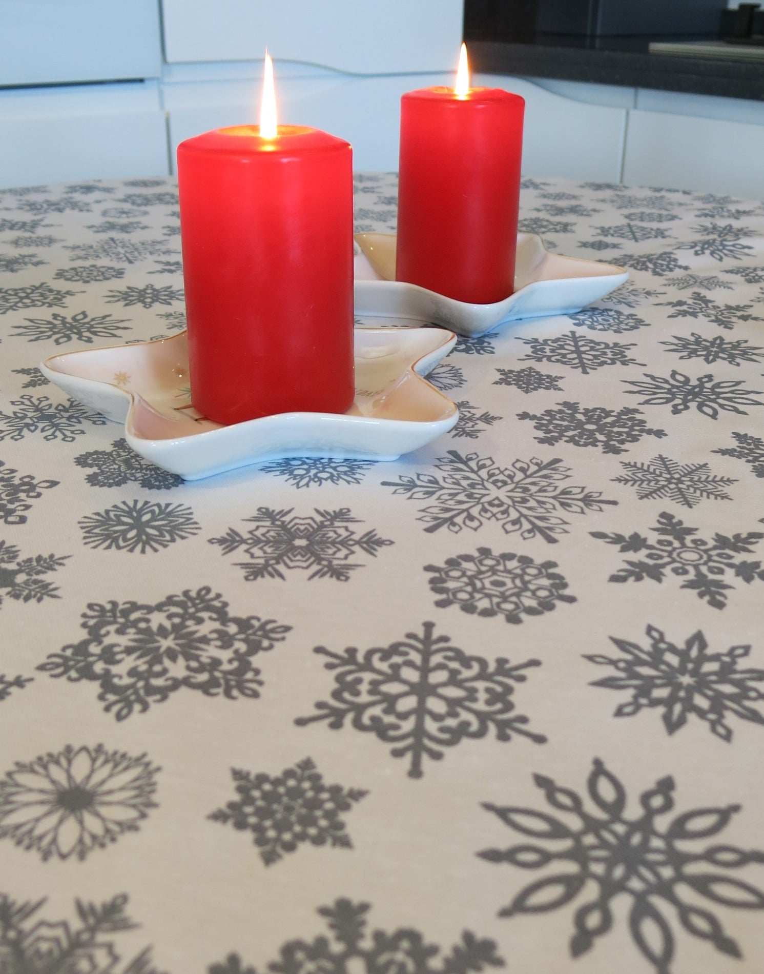 Round Christmas Tablecloth White Gray Waterproof Fabric Dirt resistant Table Cover