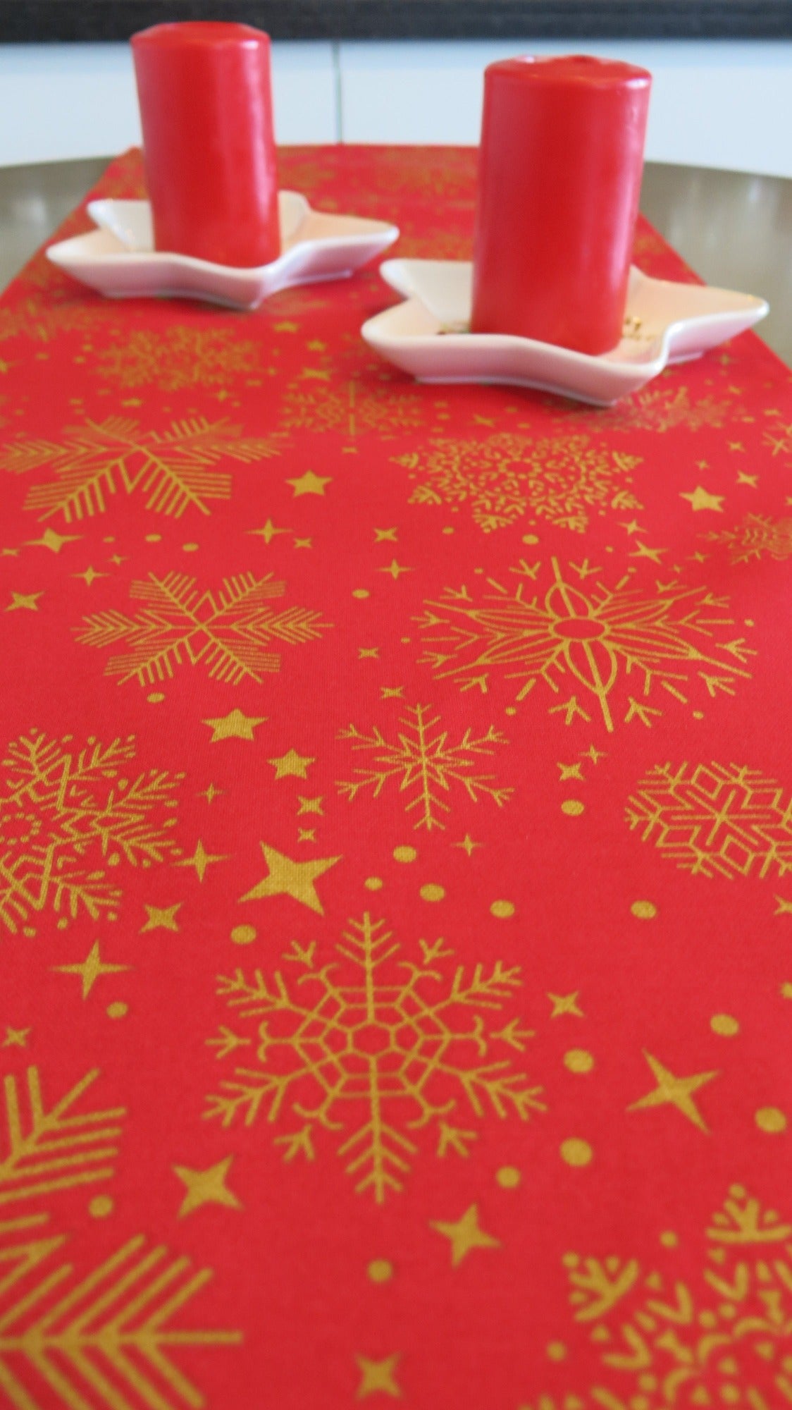 Table Runner Decorative Waterproof Rectangular Christmas Red with Snowflakes