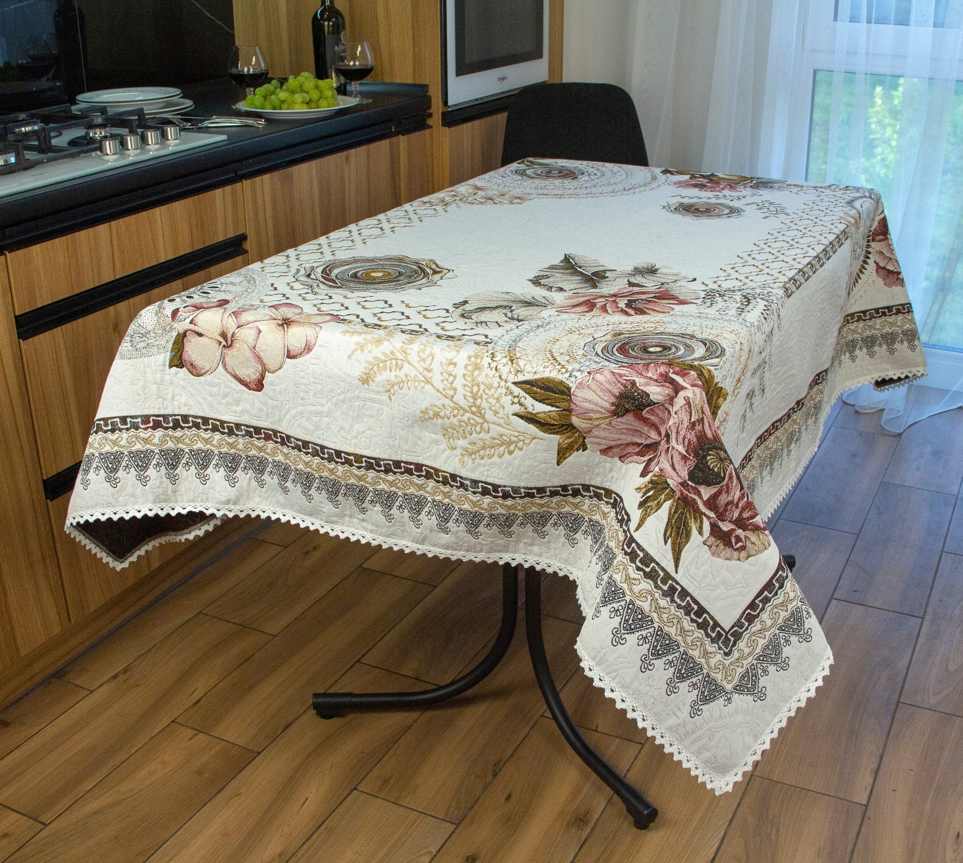 White Fabric Tablecloth with Lace Centerpiece Square Rectangle Tapestry Table linen